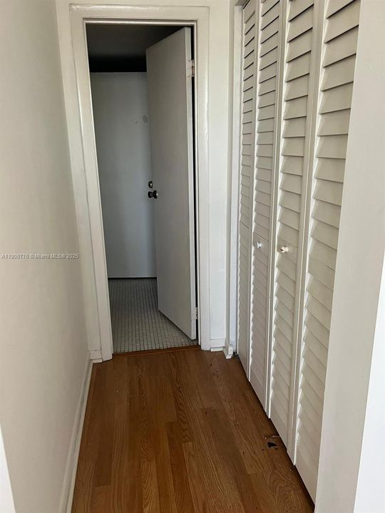 For Sale: $168,500 (1 beds, 1 baths, 658 Square Feet)