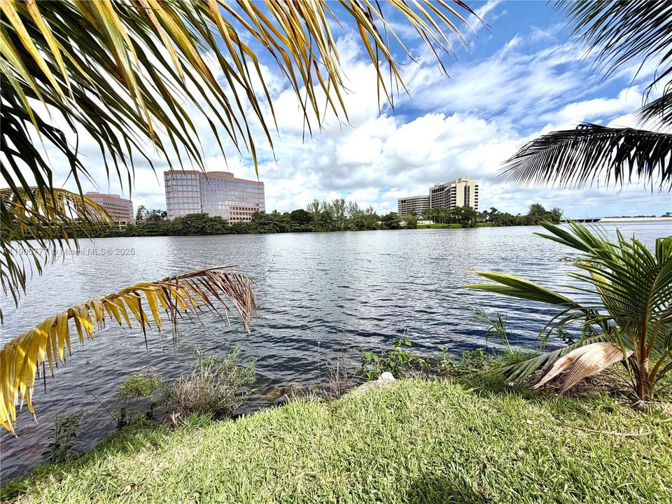 For Sale: $200,000 (0 beds, 1 baths, 504 Square Feet)