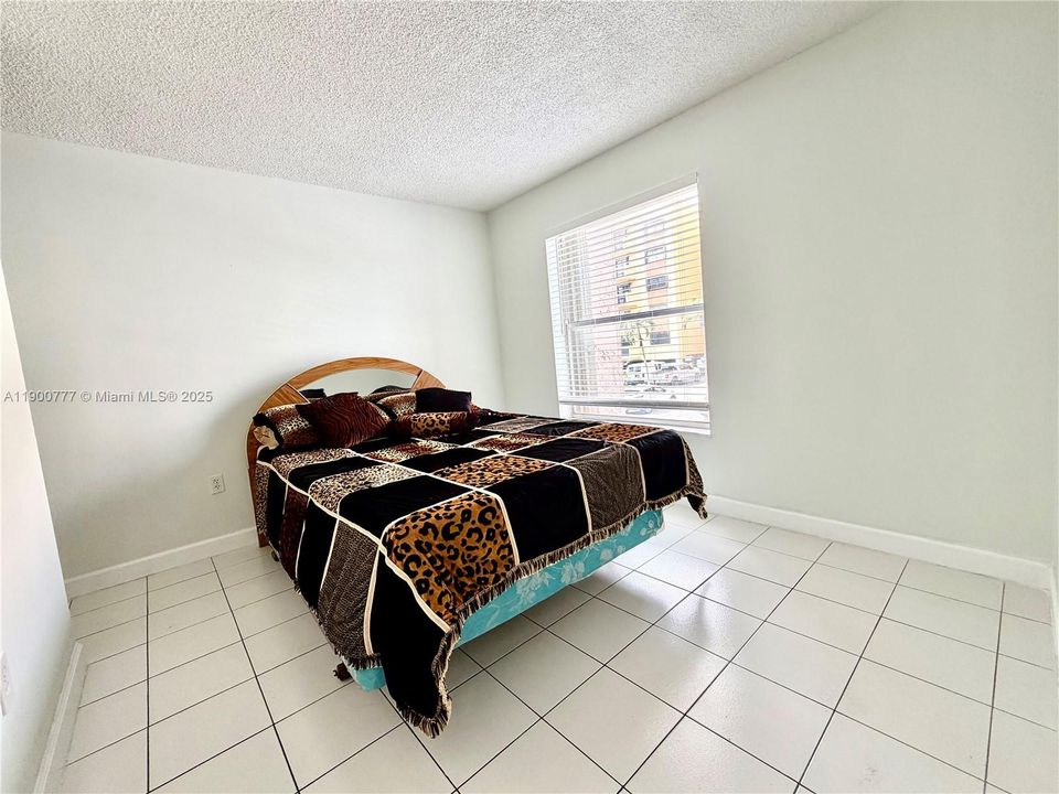 For Sale: $200,000 (0 beds, 1 baths, 504 Square Feet)
