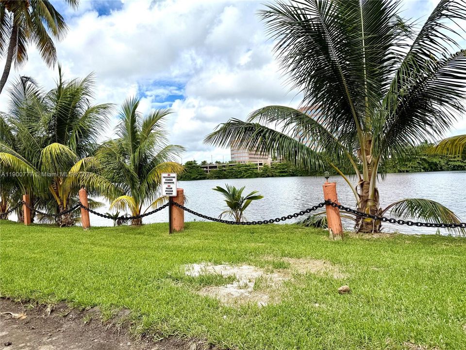 For Sale: $200,000 (0 beds, 1 baths, 504 Square Feet)