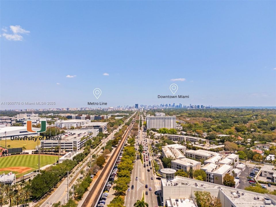 For Sale: $298,000 (2 beds, 2 baths, 748 Square Feet)