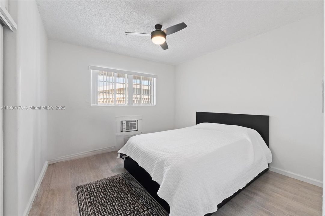 For Sale: $298,000 (2 beds, 2 baths, 748 Square Feet)