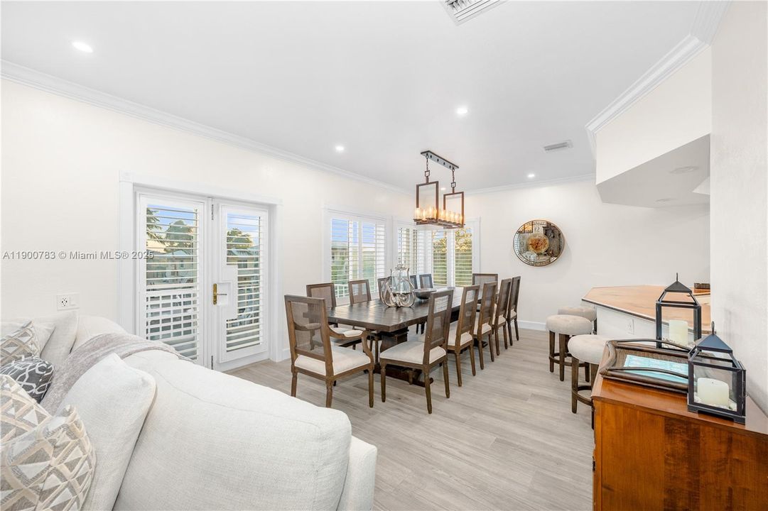 For Sale: $3,495,000 (4 beds, 4 baths, 3817 Square Feet)