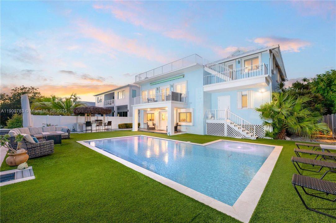 For Sale: $3,495,000 (4 beds, 4 baths, 3817 Square Feet)