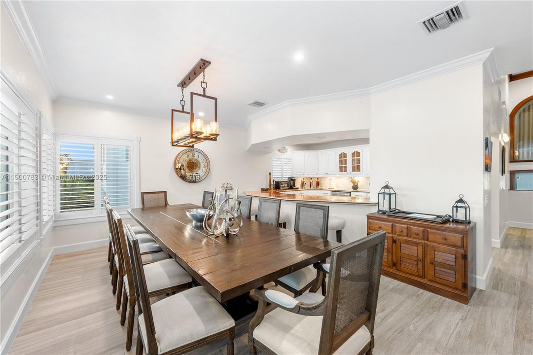 For Sale: $3,495,000 (4 beds, 4 baths, 3817 Square Feet)