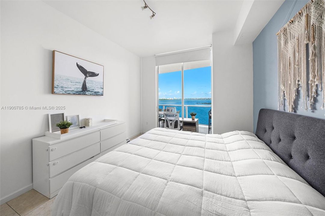 For Rent: $3,850 (1 beds, 1 baths, 850 Square Feet)