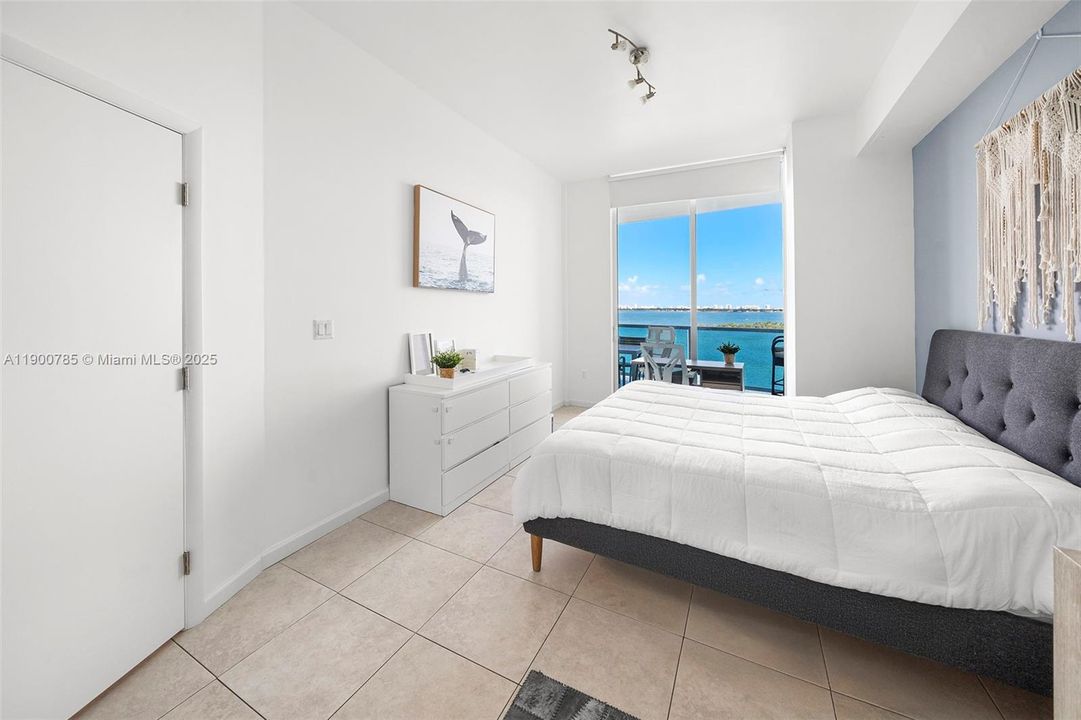 For Rent: $3,850 (1 beds, 1 baths, 850 Square Feet)