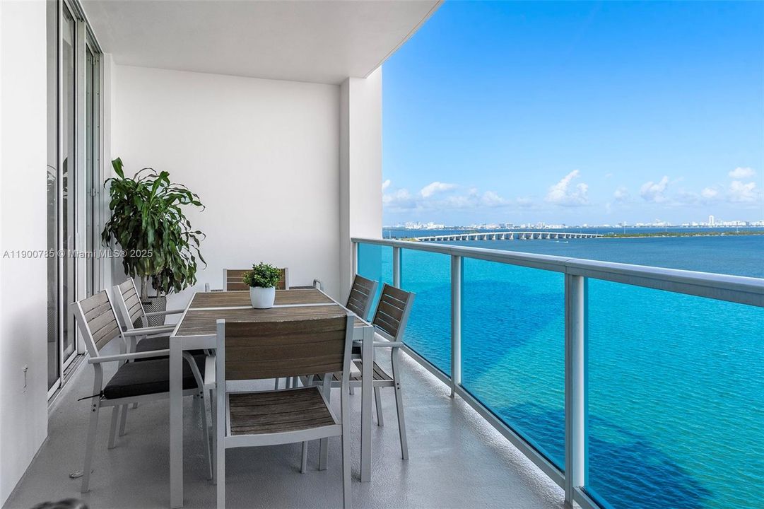 For Rent: $3,850 (1 beds, 1 baths, 850 Square Feet)