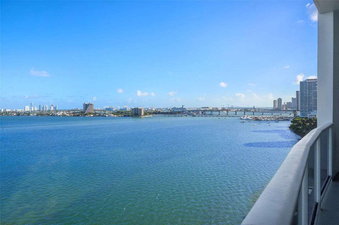 For Rent: $3,850 (1 beds, 1 baths, 850 Square Feet)