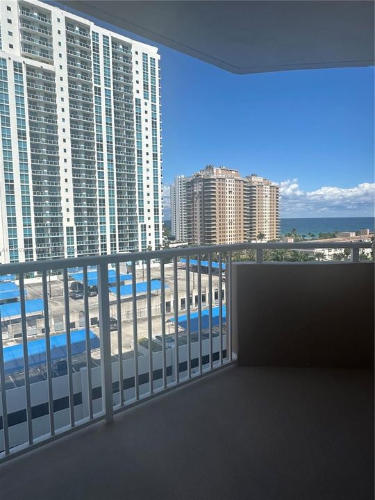 For Rent: $2,400 (1 beds, 1 baths, 798 Square Feet)