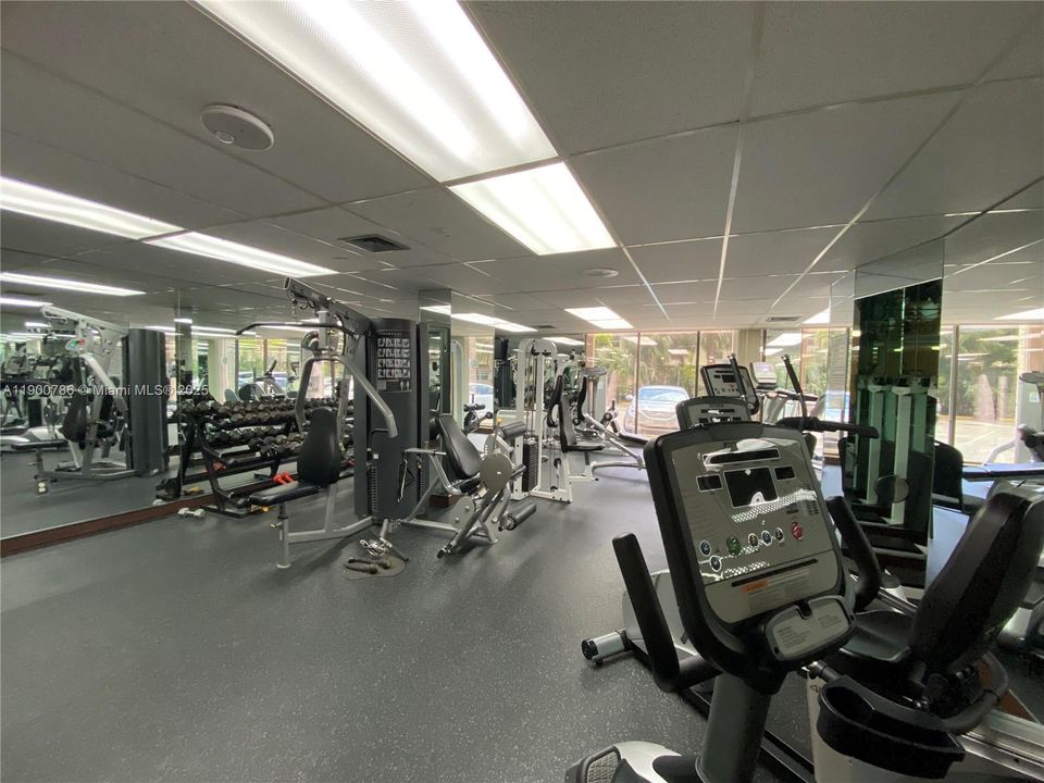 For Rent: $2,400 (1 beds, 1 baths, 798 Square Feet)