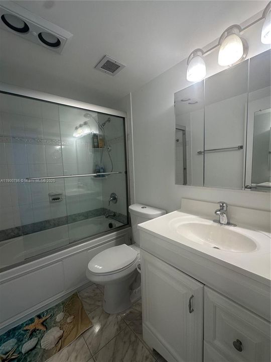 For Rent: $2,400 (1 beds, 1 baths, 798 Square Feet)