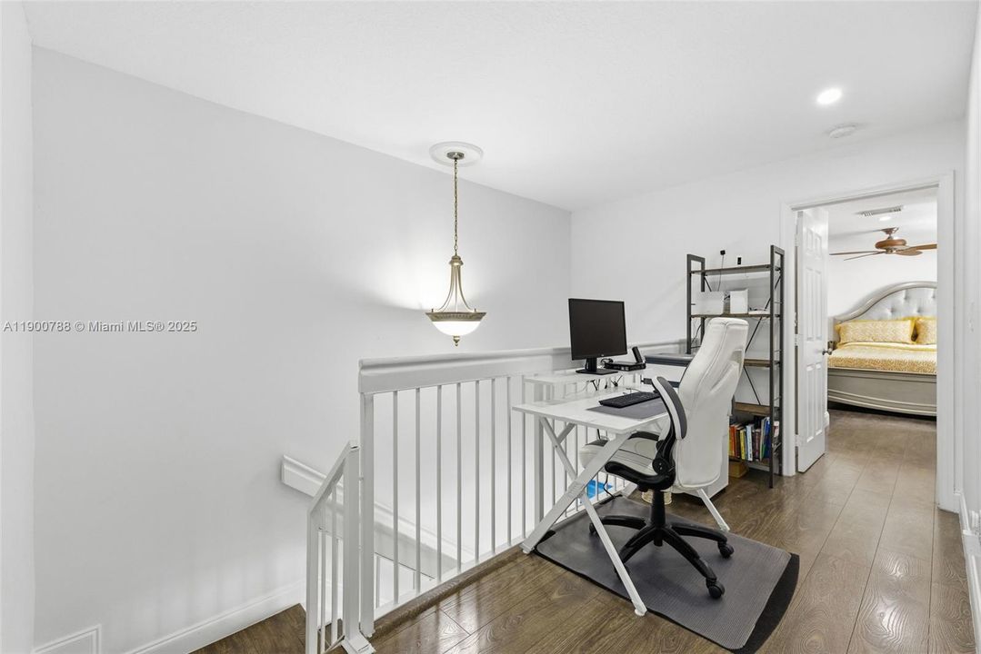 Active With Contract: $539,000 (5 beds, 2 baths, 1790 Square Feet)