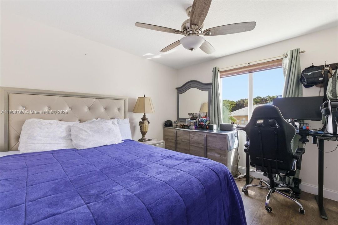 Active With Contract: $539,000 (5 beds, 2 baths, 1790 Square Feet)