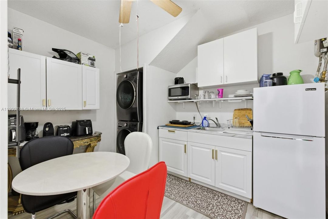 Active With Contract: $539,000 (5 beds, 2 baths, 1790 Square Feet)