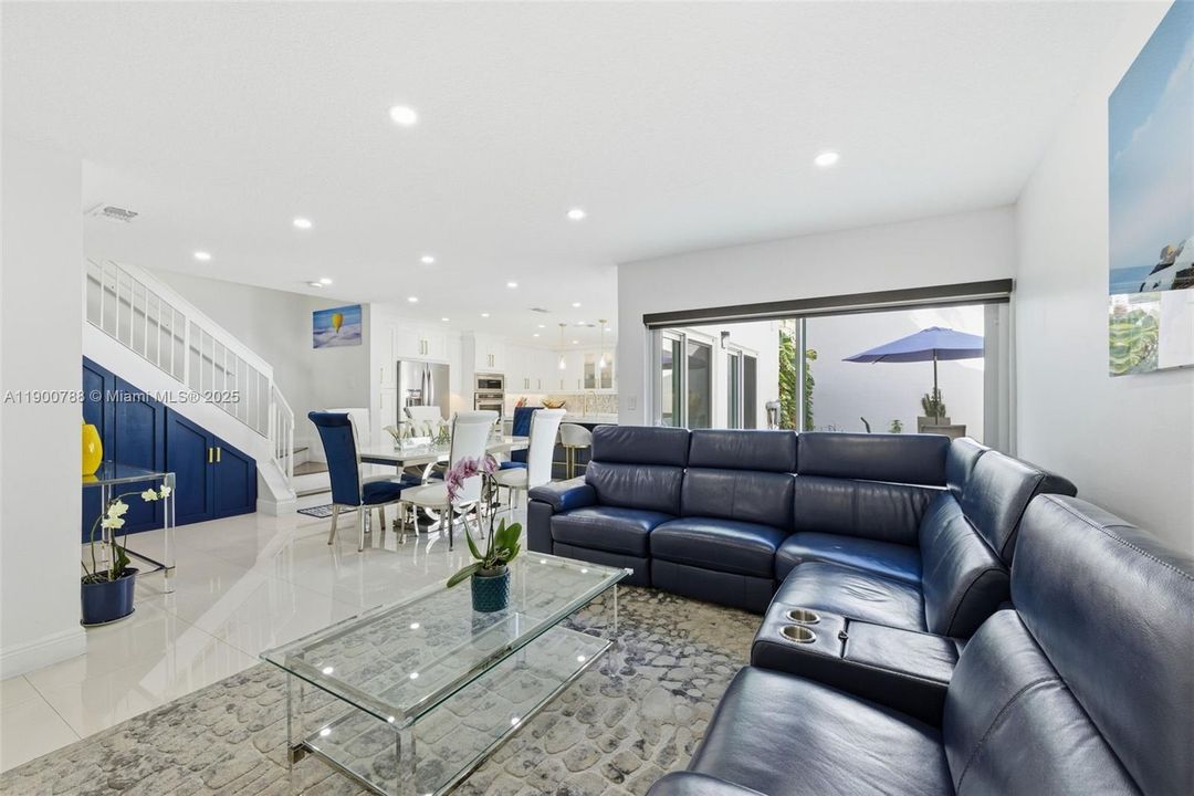 Active With Contract: $539,000 (5 beds, 2 baths, 1790 Square Feet)