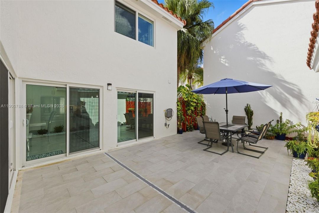 Active With Contract: $539,000 (5 beds, 2 baths, 1790 Square Feet)