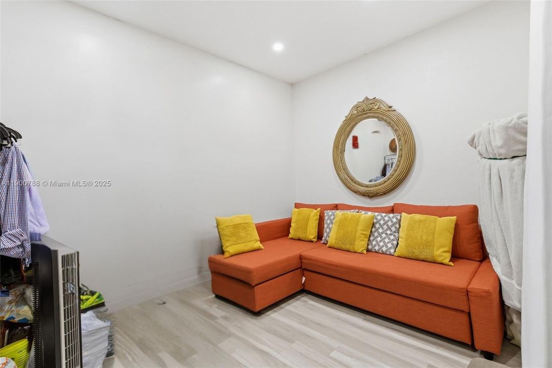 Active With Contract: $539,000 (5 beds, 2 baths, 1790 Square Feet)