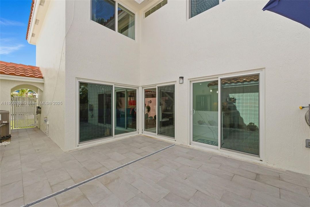 Active With Contract: $539,000 (5 beds, 2 baths, 1790 Square Feet)