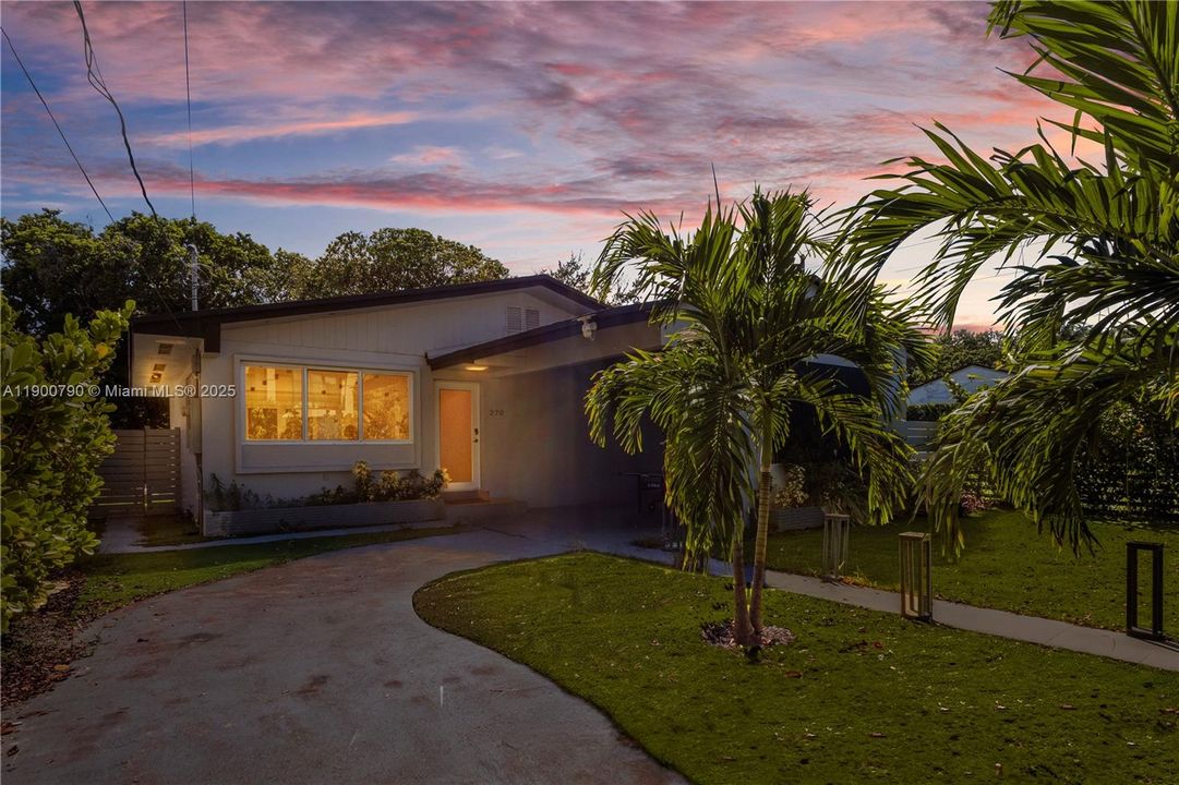 For Rent: $6,000 (4 beds, 2 baths, 1800 Square Feet)