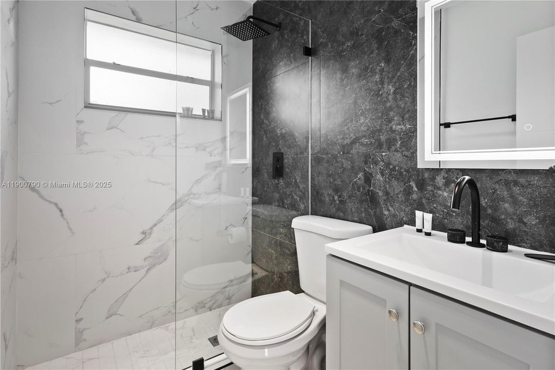 For Rent: $6,000 (4 beds, 2 baths, 1800 Square Feet)