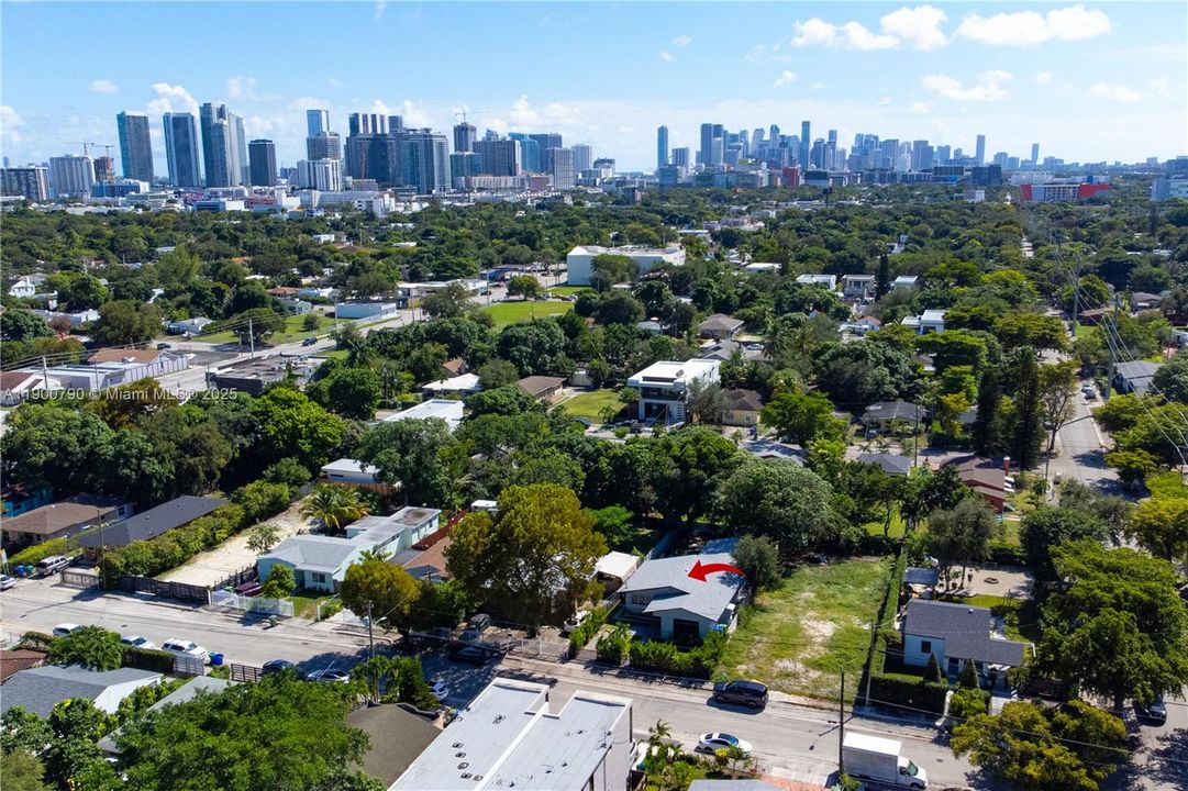 For Rent: $6,000 (4 beds, 2 baths, 1800 Square Feet)