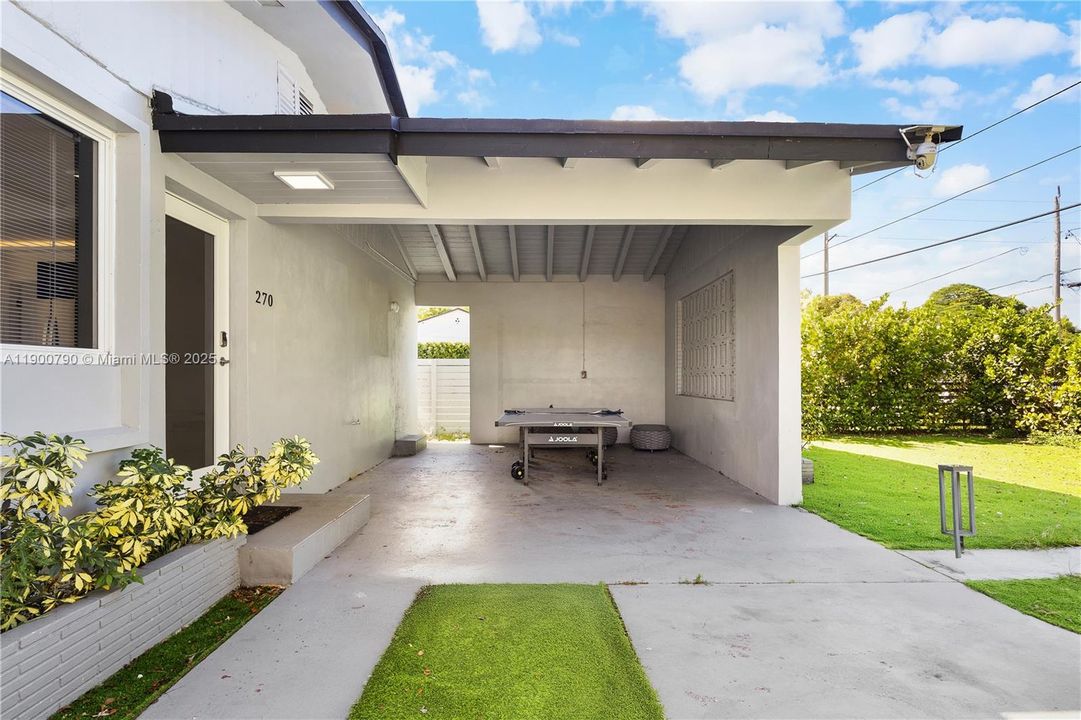 For Rent: $6,000 (4 beds, 2 baths, 1800 Square Feet)