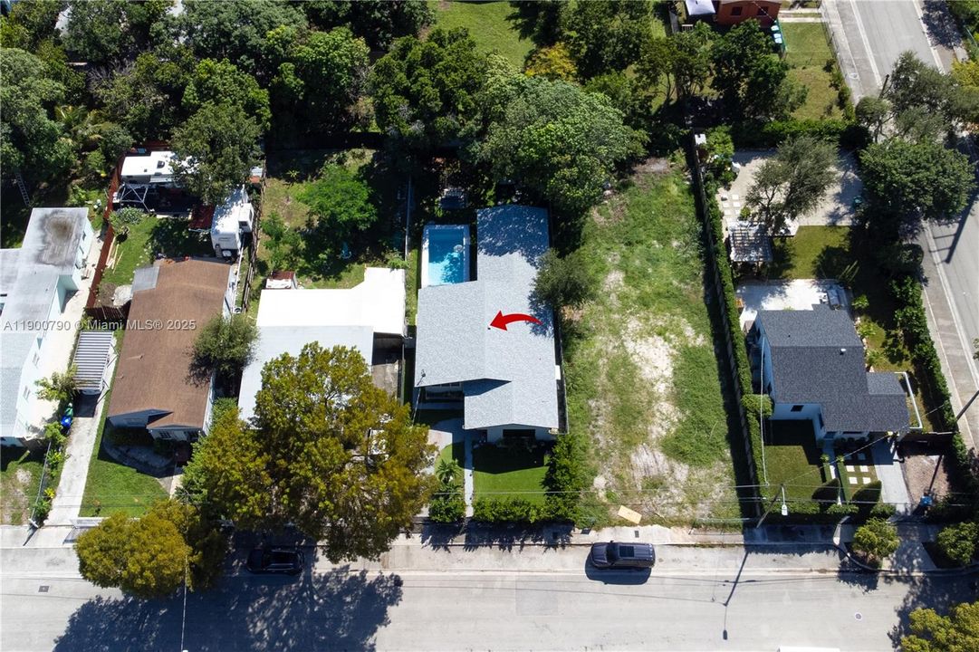 For Rent: $6,000 (4 beds, 2 baths, 1800 Square Feet)