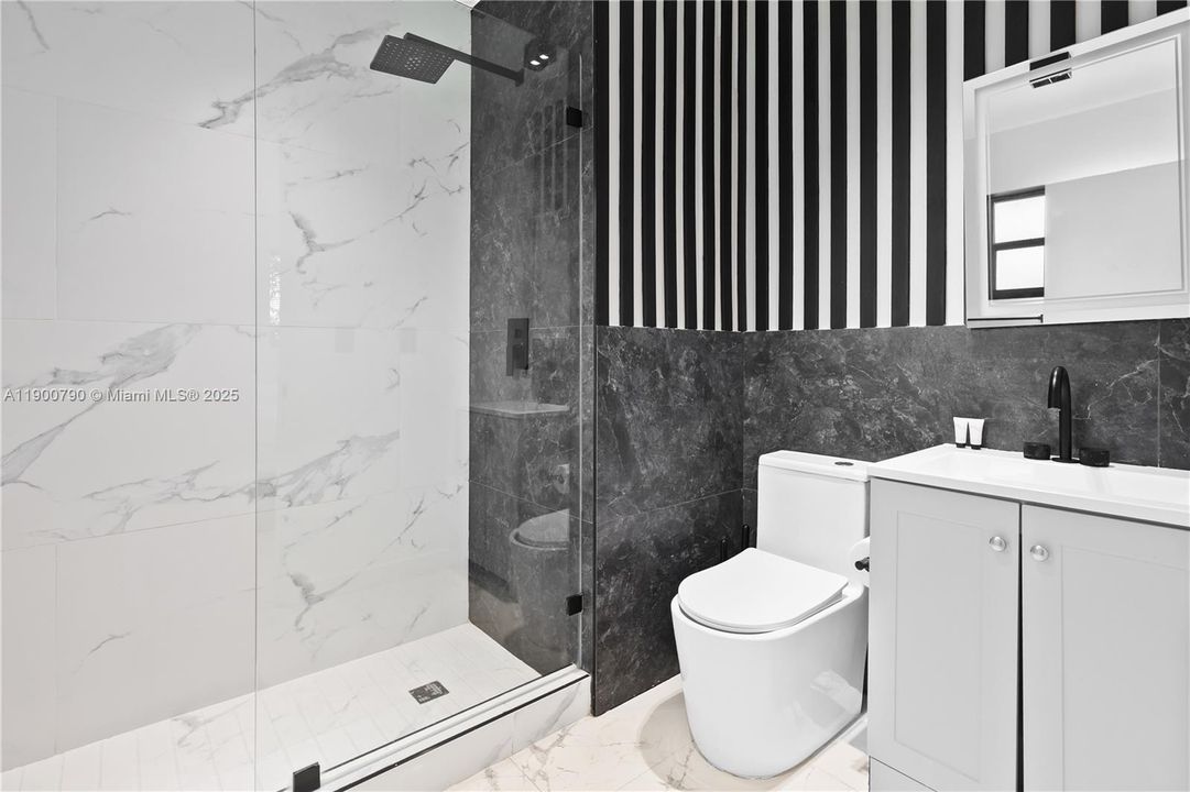 For Rent: $6,000 (4 beds, 2 baths, 1800 Square Feet)