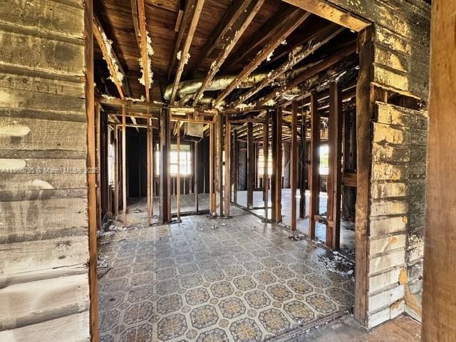 For Sale: $349,000 (3 beds, 2 baths, 884 Square Feet)