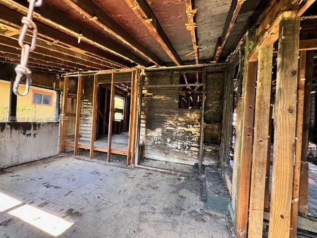 For Sale: $349,000 (3 beds, 2 baths, 884 Square Feet)