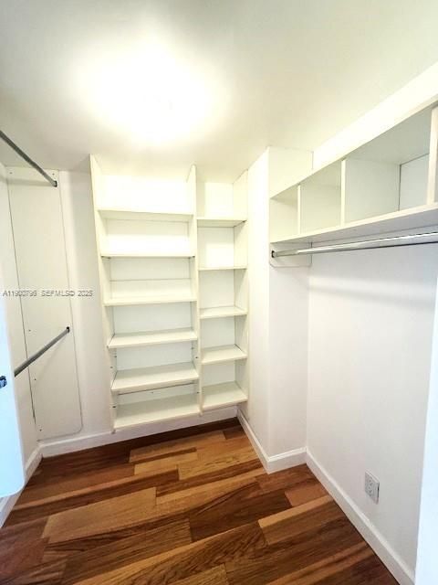 For Rent: $2,800 (2 beds, 2 baths, 1233 Square Feet)