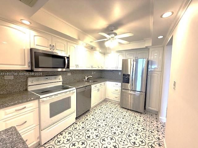 For Rent: $2,800 (2 beds, 2 baths, 1233 Square Feet)