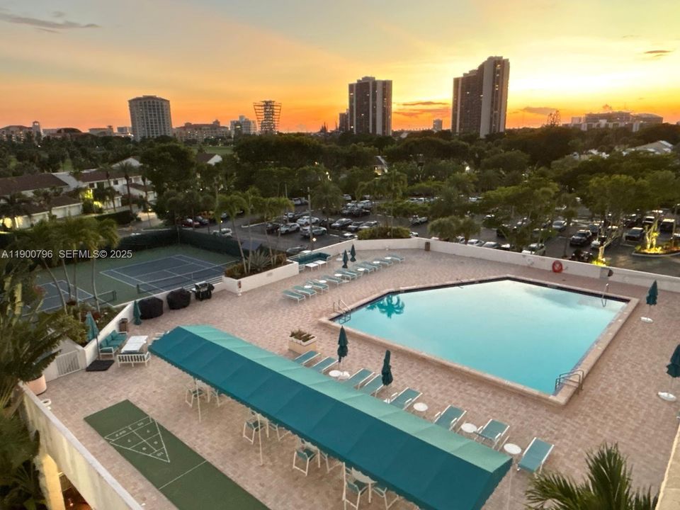 For Rent: $2,800 (2 beds, 2 baths, 1233 Square Feet)