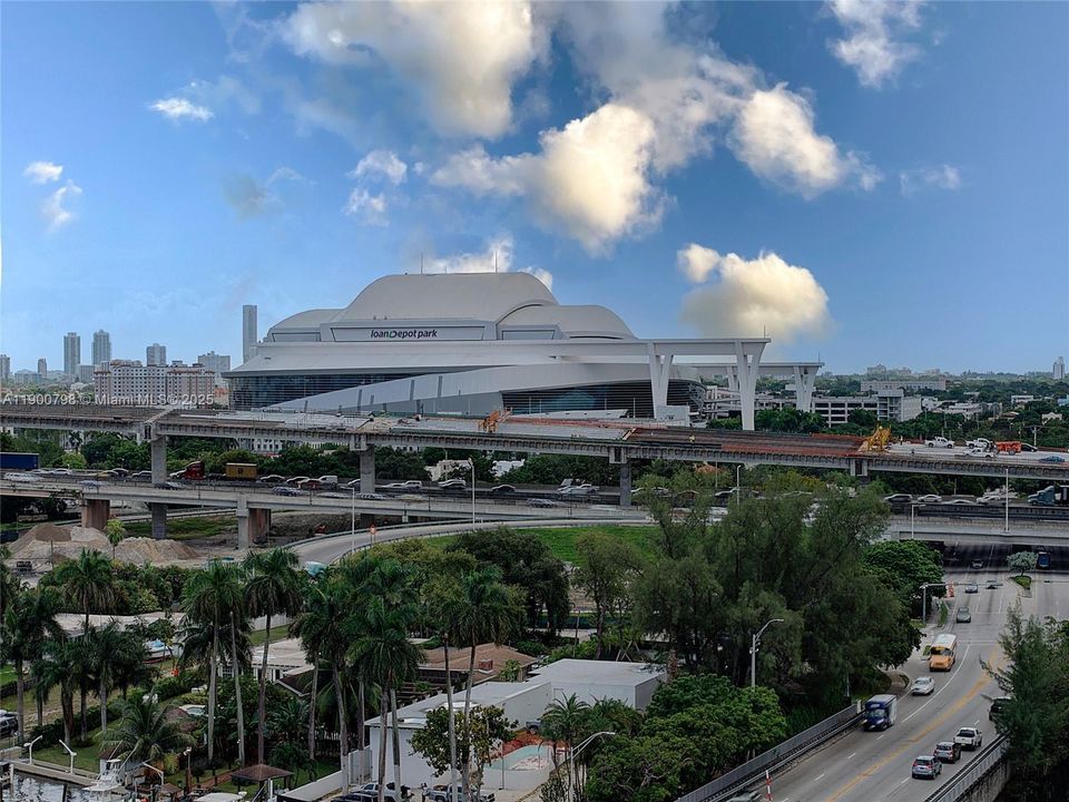 待售: $300,000 (2 贝兹, 2 浴室, 974 平方英尺)