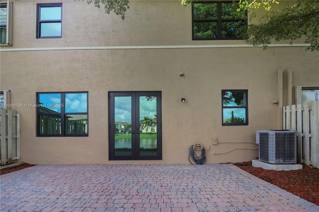 For Sale: $440,000 (3 beds, 2 baths, 1754 Square Feet)