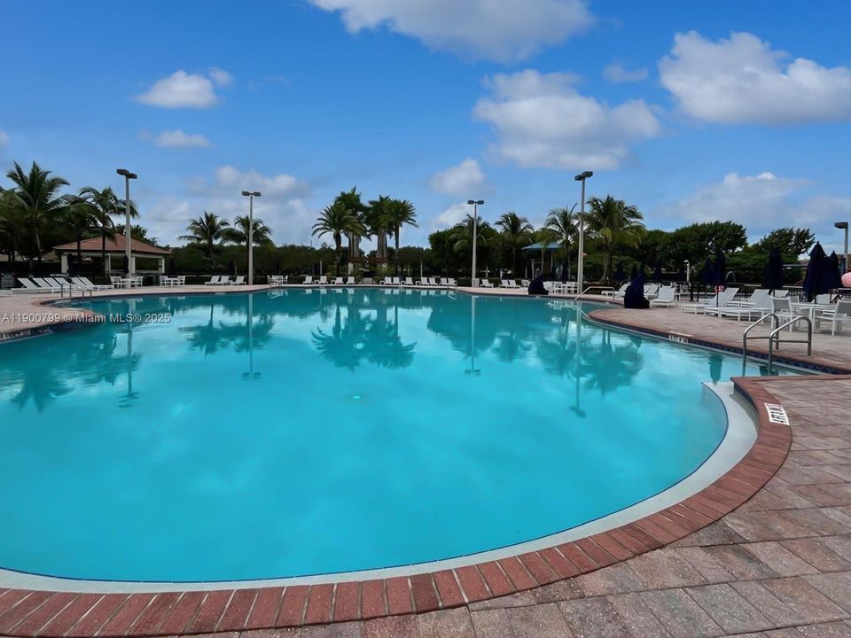 For Sale: $440,000 (3 beds, 2 baths, 1754 Square Feet)