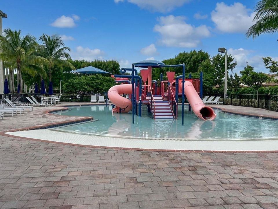 For Sale: $440,000 (3 beds, 2 baths, 1754 Square Feet)