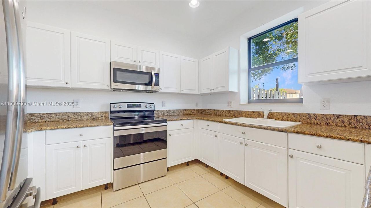For Sale: $440,000 (3 beds, 2 baths, 1754 Square Feet)