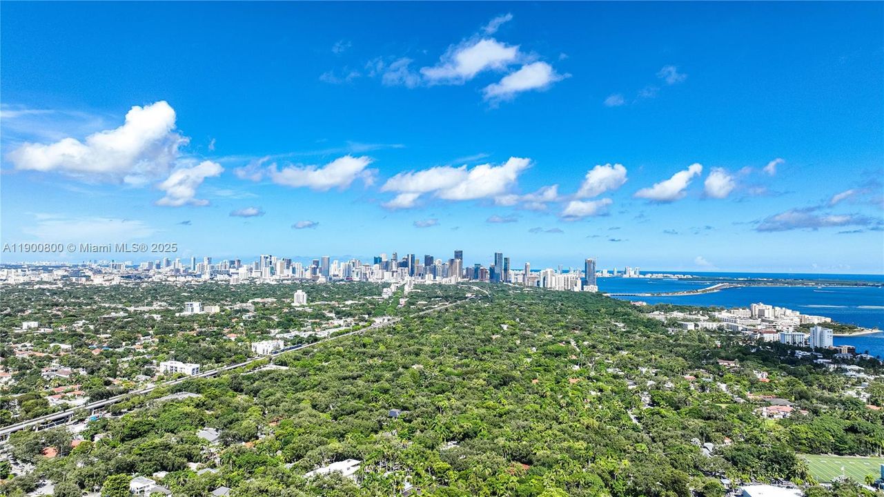 合同活跃: $8,500 (2 贝兹, 2 浴室, 1574 平方英尺)