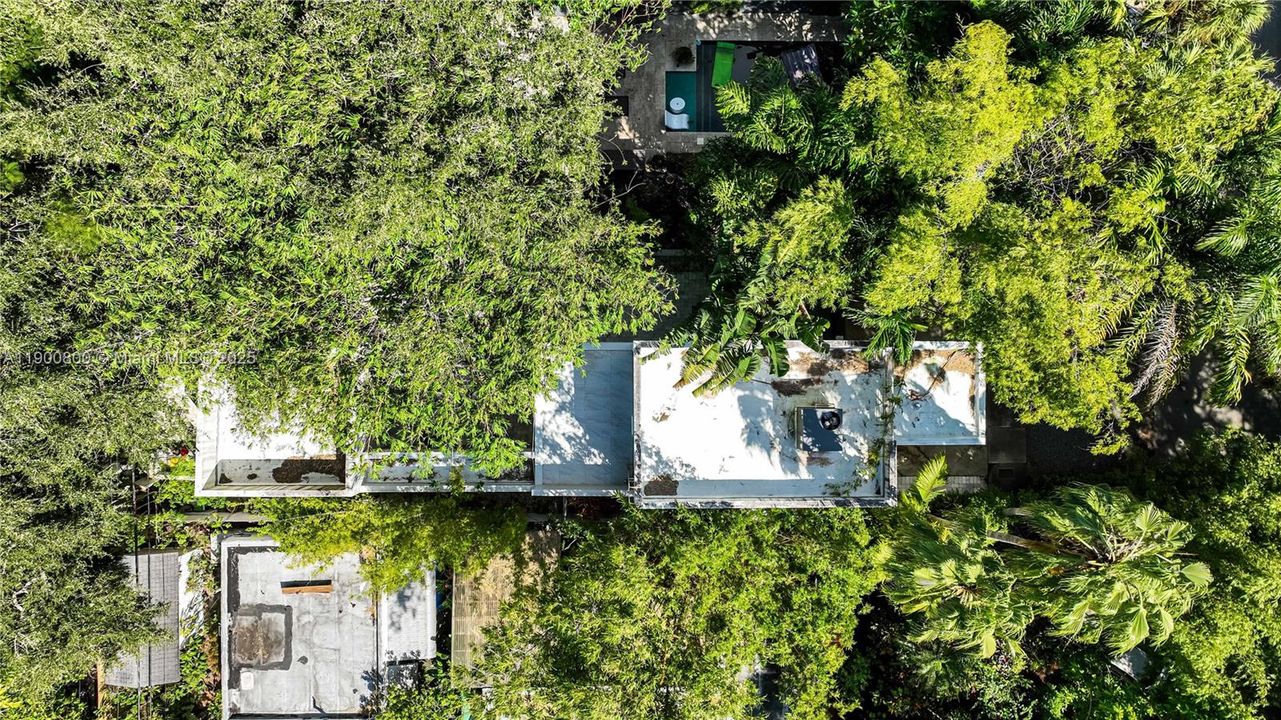 合同活跃: $8,500 (2 贝兹, 2 浴室, 1574 平方英尺)