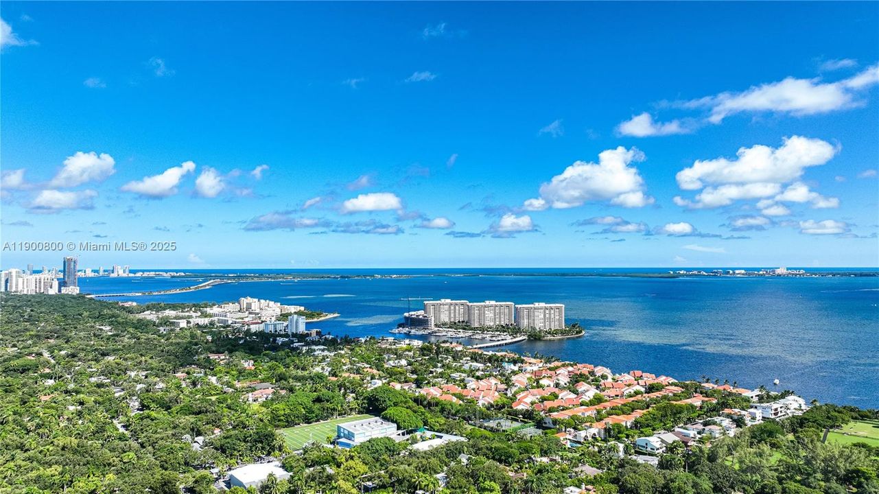 合同活跃: $8,500 (2 贝兹, 2 浴室, 1574 平方英尺)