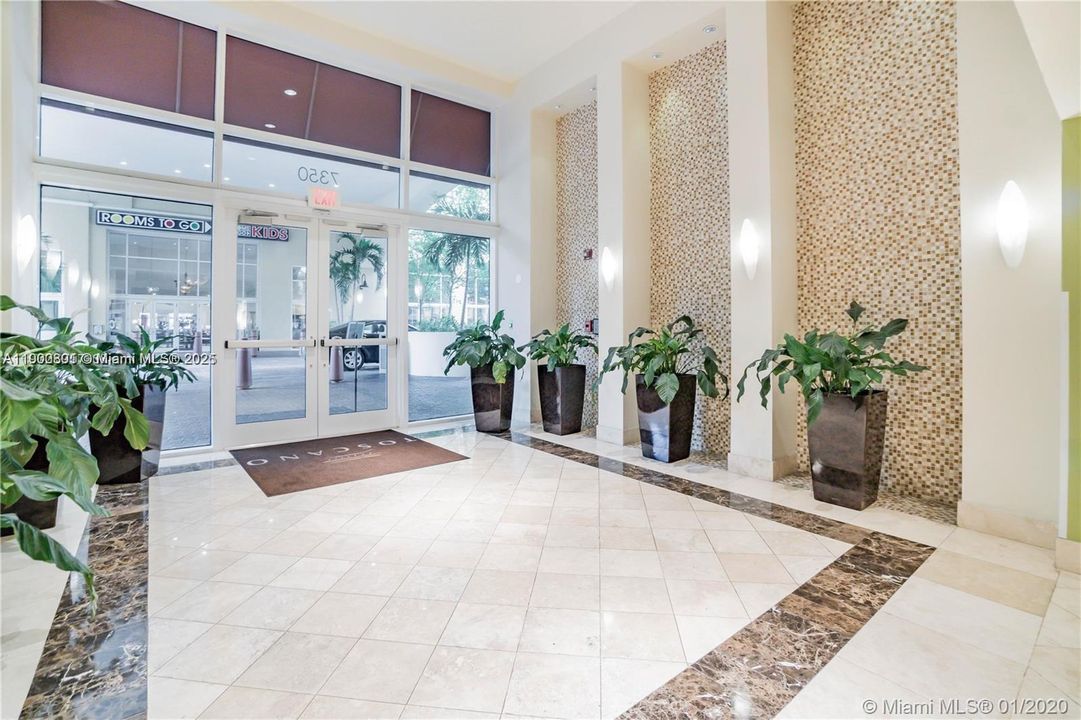 For Sale: $450,000 (2 beds, 2 baths, 1168 Square Feet)