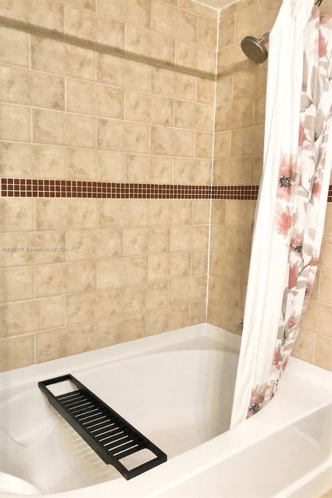 For Sale: $450,000 (2 beds, 2 baths, 1168 Square Feet)