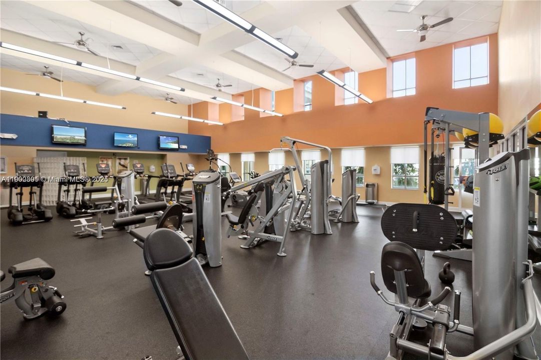 For Sale: $450,000 (2 beds, 2 baths, 1168 Square Feet)