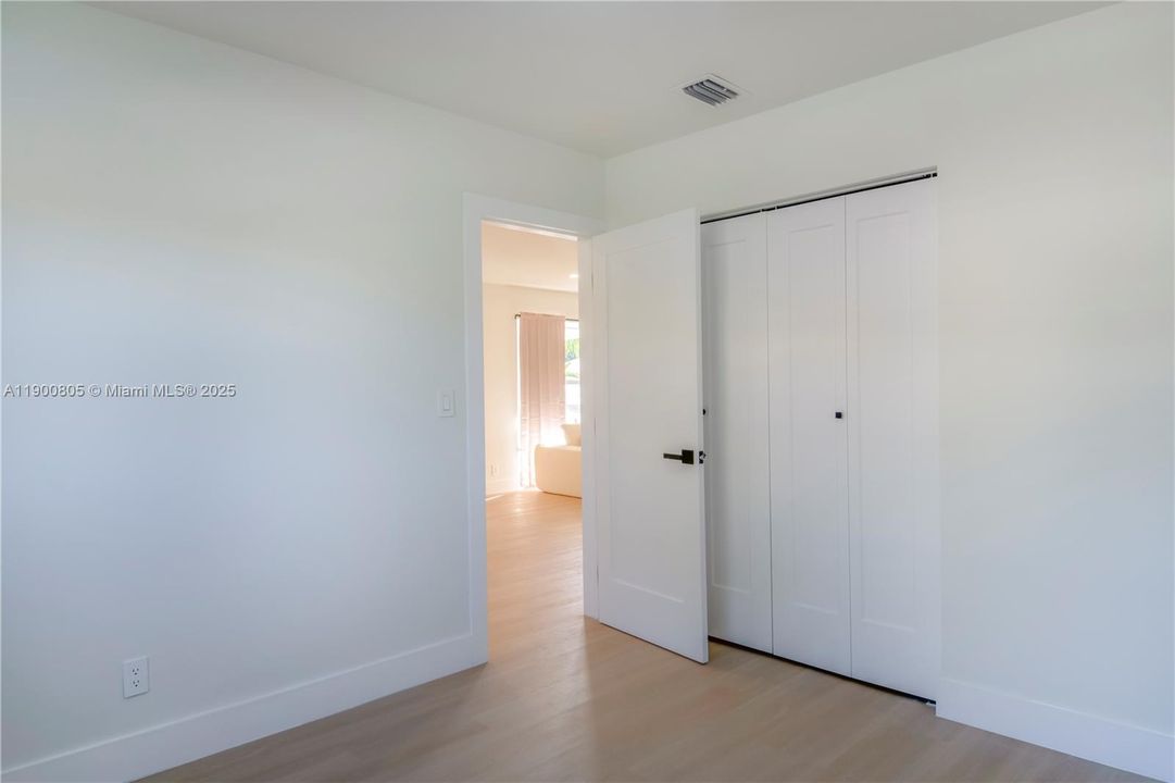 Active With Contract: $549,900 (3 beds, 2 baths, 2115 Square Feet)