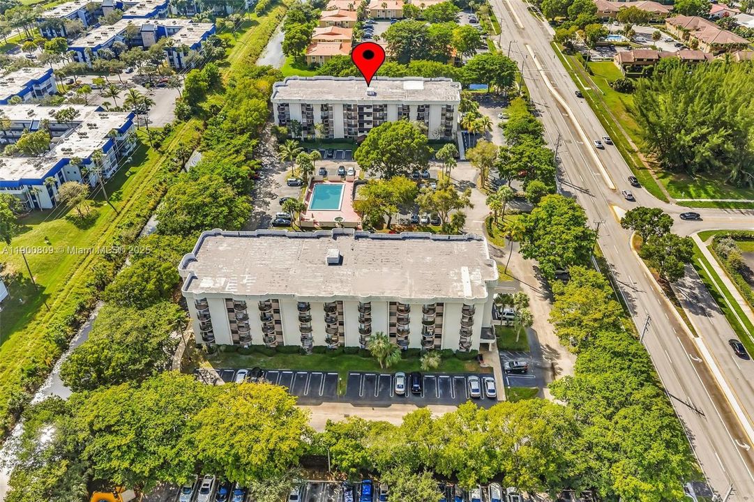 Под контрактом: $139,900 (1 спален, 1 ванн, 619 Квадратных фут)