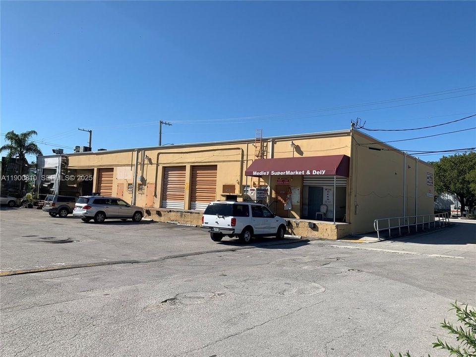 For Rent: $2,400 (0 beds, 0 baths, 0 Square Feet)