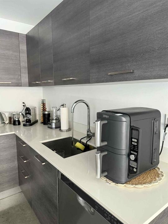 出租: $2,250 (1 贝兹, 1 浴室, 533 平方英尺)