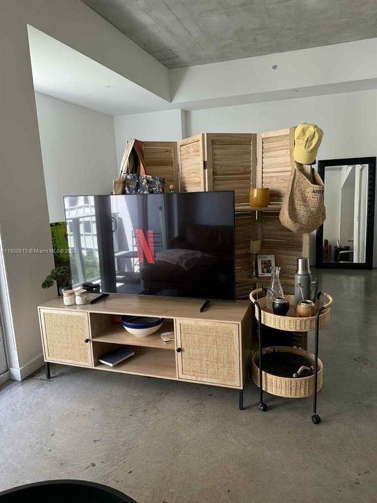 出租: $2,250 (1 贝兹, 1 浴室, 533 平方英尺)